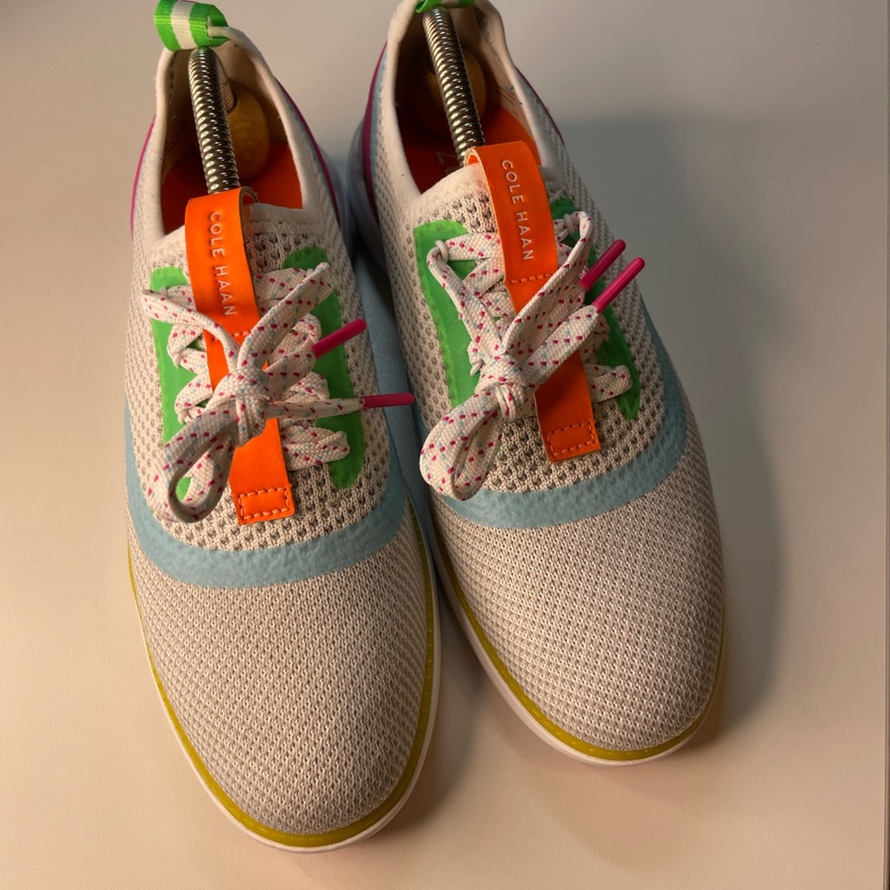 Cole Haan ZERØGRAND Global Trainer Women's
Woman’s size 7.5 B - Picture 3 of 8